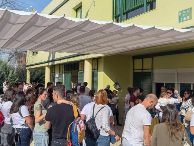 La Escuela Pública Infantil La Cañada de Ardoz celebró una carrera solidaria con motivo de la conmemoración del Día de la Paz
