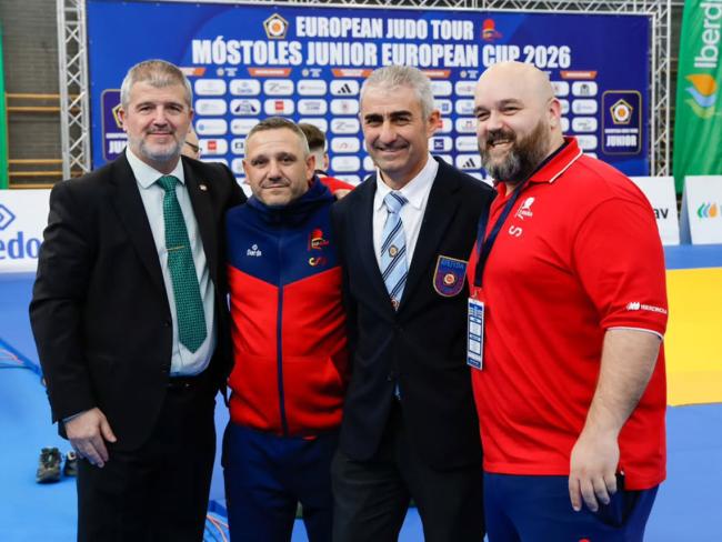 Integrantes del Club de Judo Corredor del Henares que realizaron labores en la organización de la Junior European Cup