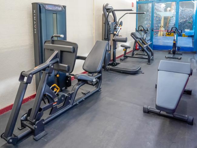 El gimnasio del Pabellón Javi Limones está ubicado en la Ciudad Deportiva Joaquín Blume