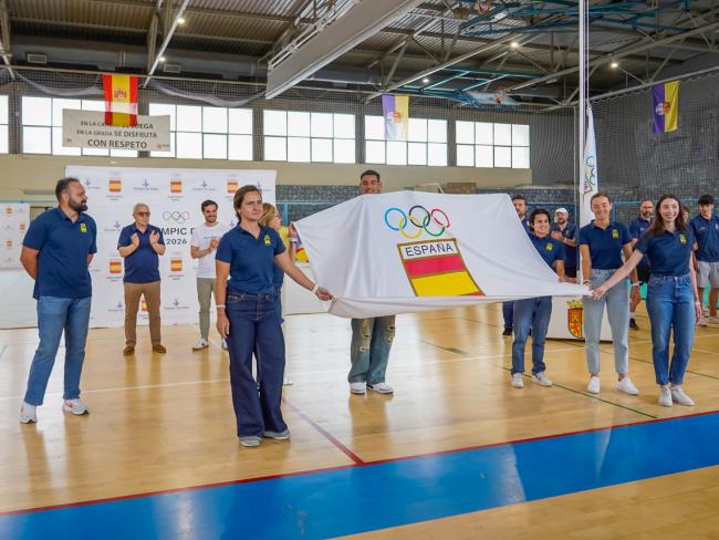 Izado de la bandera olímpica