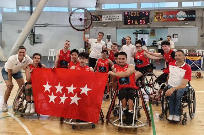Samuel Pariente, campeón de España de baloncesto en silla de ruedas sub-23 con la Selección de Madrid