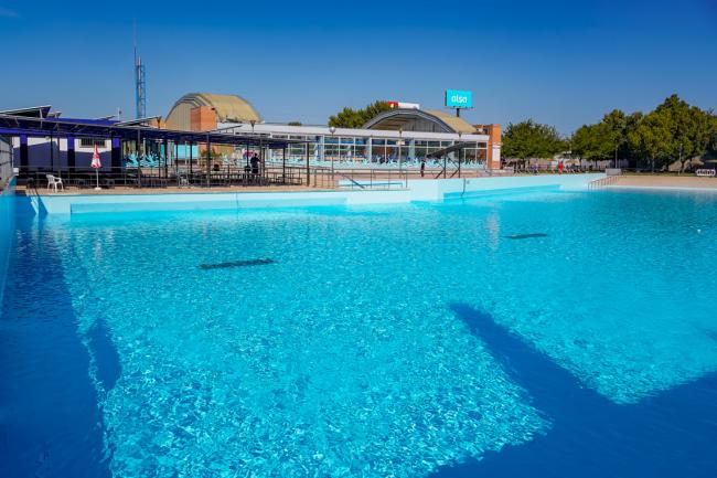 La única Piscina de Olas Municipal de España