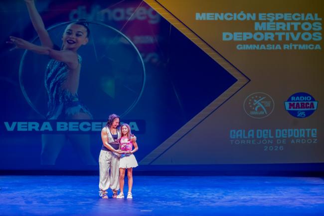 Menciones especiales por méritos deportivos: Vera Becerra: dos diplomas en el Campeonato de España Base de gimnasia rítmica en categoría alevín
