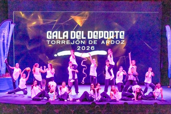Actuación de la Escuela de Baile Deseos Danza