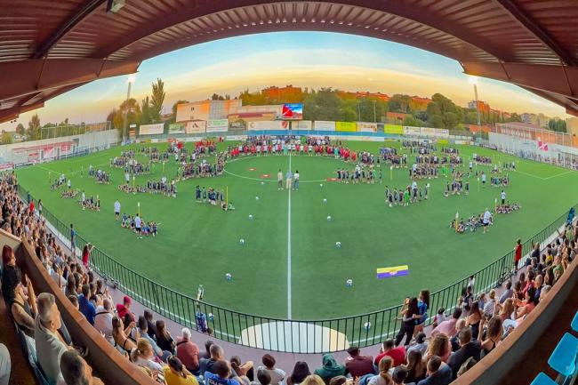 El Campo de Fútbol Municipal Las Veredillas acogió la presentación de todos los equipos de la AD Torrejón CF de la temporada 2026-2027