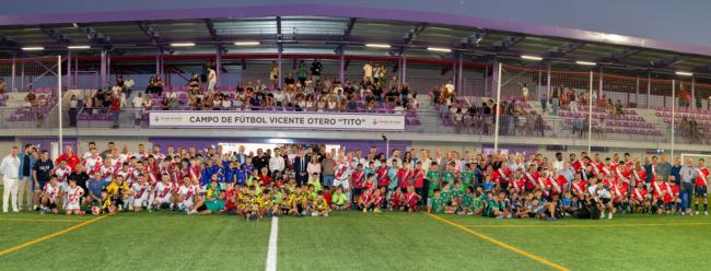 Foto de familia al finalizar el acto de inauguración