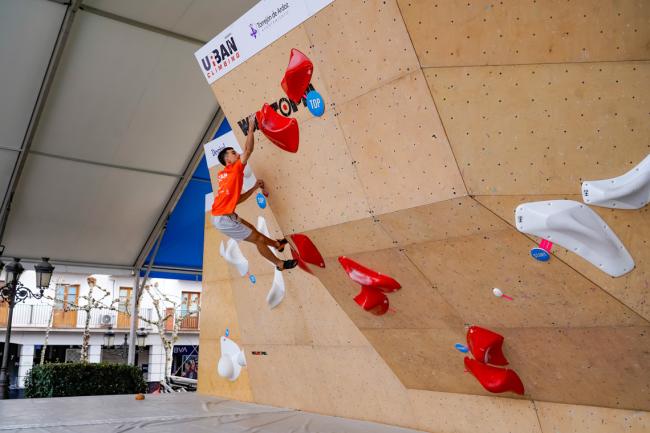 En la Plaza Mayor se montó un boulder